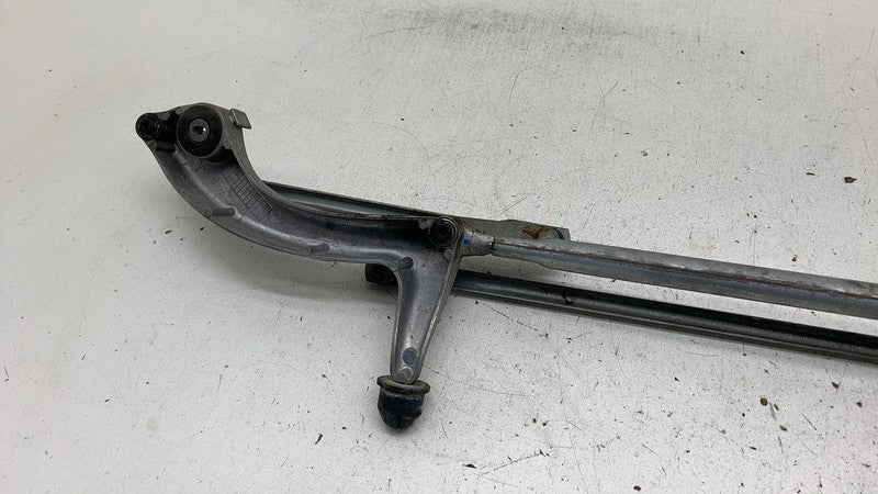 2013 2014 2015 2016 2017 2018 Ford C-Max Windshield Wiper Linkage and Motor Assy