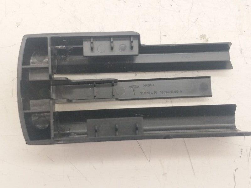 1051475 00 A 12-20 Model S Front Seat Rail Track Trim Rear Outer End Slide Cover 1051475-00-A