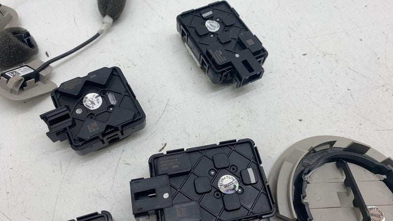 8T0881608D ⭕17-24 Chrysler Pacifica SET of Roof Dome Light + Noise Reduction Mic + Air Vent