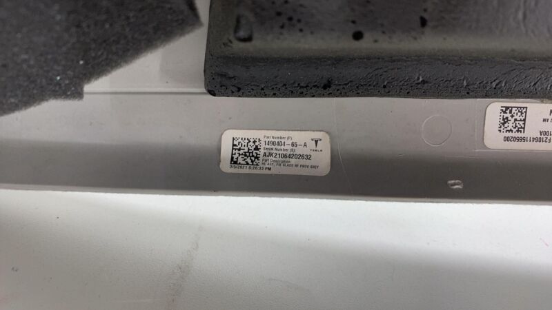 149040465A 2020-2023 Tesla Model Y Front Rear Roof Headliner Ceiling Frame Trim Cover Panel