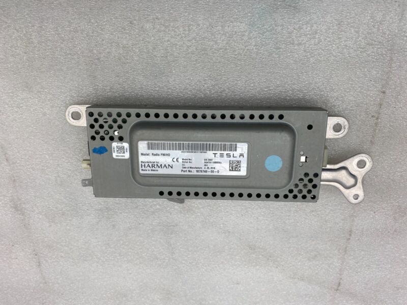 1079749 00 D 2017-2023 Tesla Model 3 Harman Becker HBZ502 Radio FM/HD Receiver Control Module
