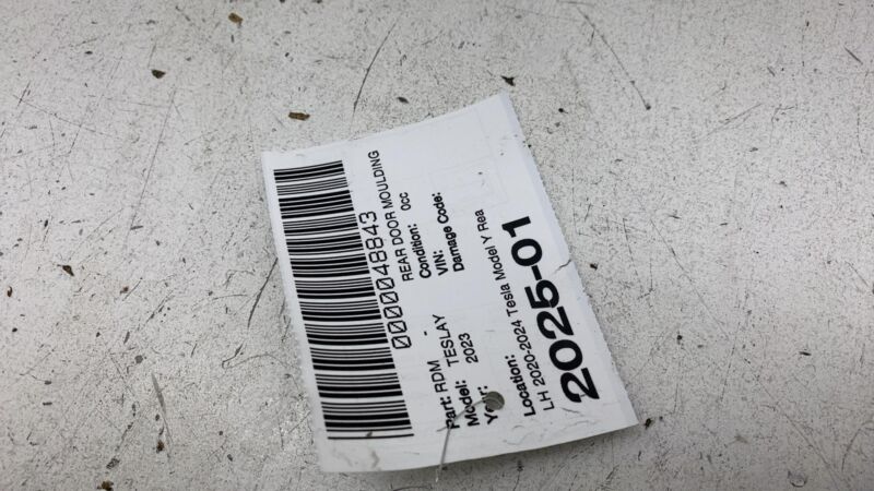 156223 2020-2024 Tesla Model Y MY Rear Driver Door Window Outer Belt Seal Molding Left