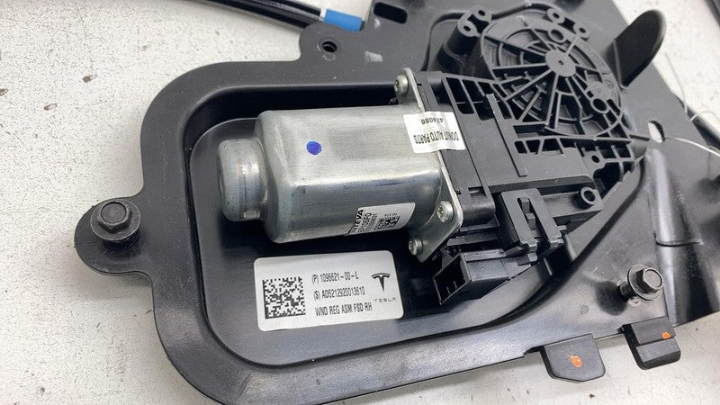 ⭕17-23 Model 3 Front Right Window Regulator Motor w/ Closeout Panel 10