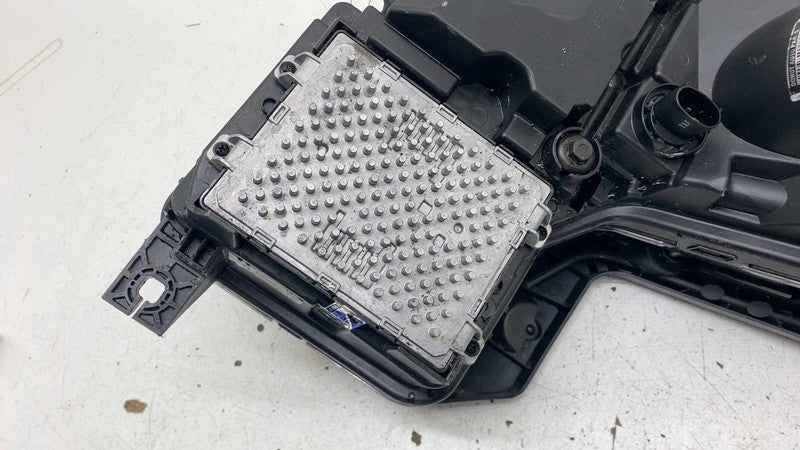 ⭕ 2022-2024 Rivian R1T Front Right Side LED Headlight Lamp w/ Ballast