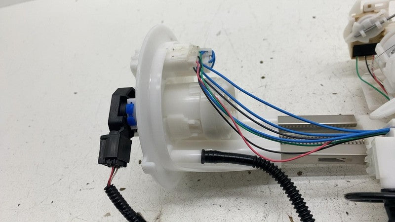 ⭕ 2023 2024 Toyota Prius Fuel Gas Tank Pump Sending Unit Assembly 7702