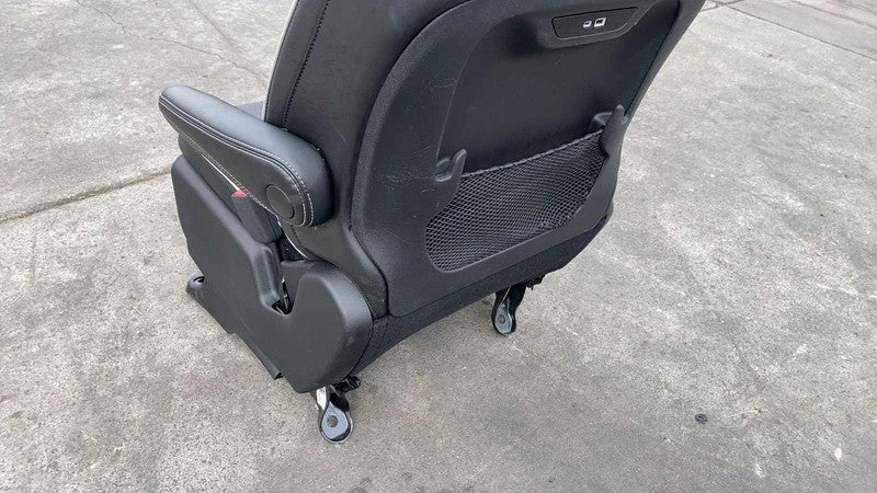 ⭕ 17-25 Chrysler Pacifica Front Passenger Side 1st Row Bucket Seat Black Right