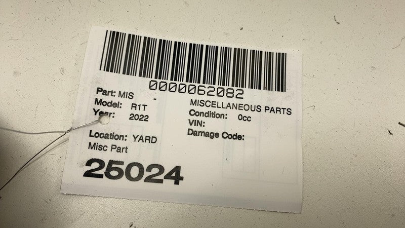 PT00032836-D ⭕ 2022-2024 Rivian R1T Rear Left Side Bed Corner Trim Molding Cover PT00032836D