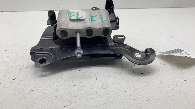 ⭕ 2023-2024 Toyota Prius Driver Side Engine Motor Mount Bracket Insulator Left