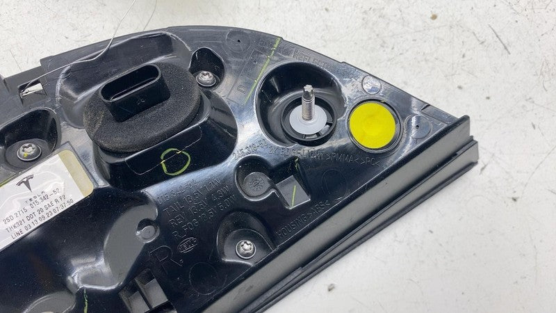 ⭕ 2017-2023 Model 3 Rear Right Inner Taillight LED Tail Lamp 4-Pin 150