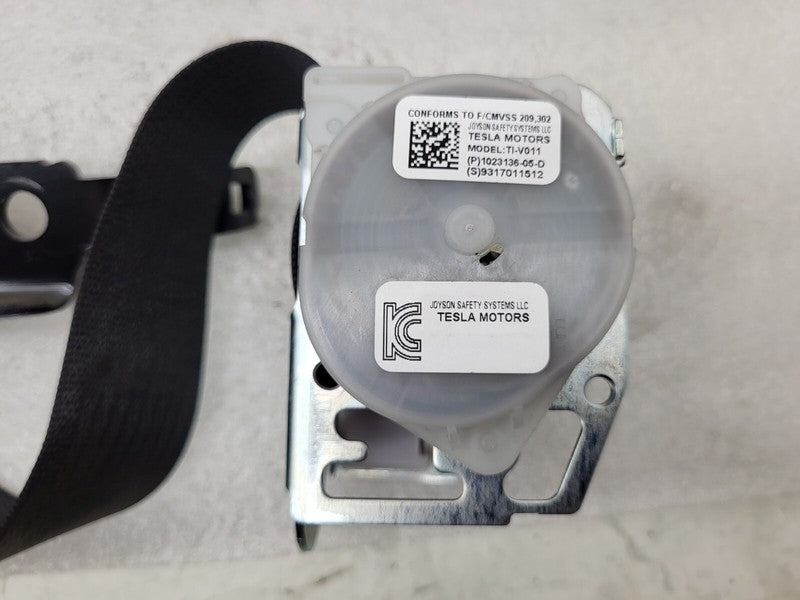 102473200C ⭕ 12-15 Model S Rear Right Seat Belt Retractor w/ Mid C-Pillar Trim 1023136-05-D