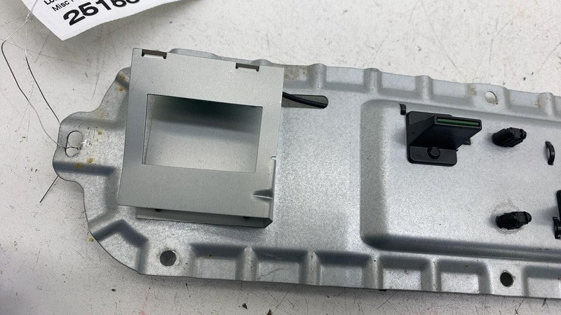 ⭕ 2022 Rivian EDV-700 Amazon Van Body Antenna Cable w/ Housing Plate P