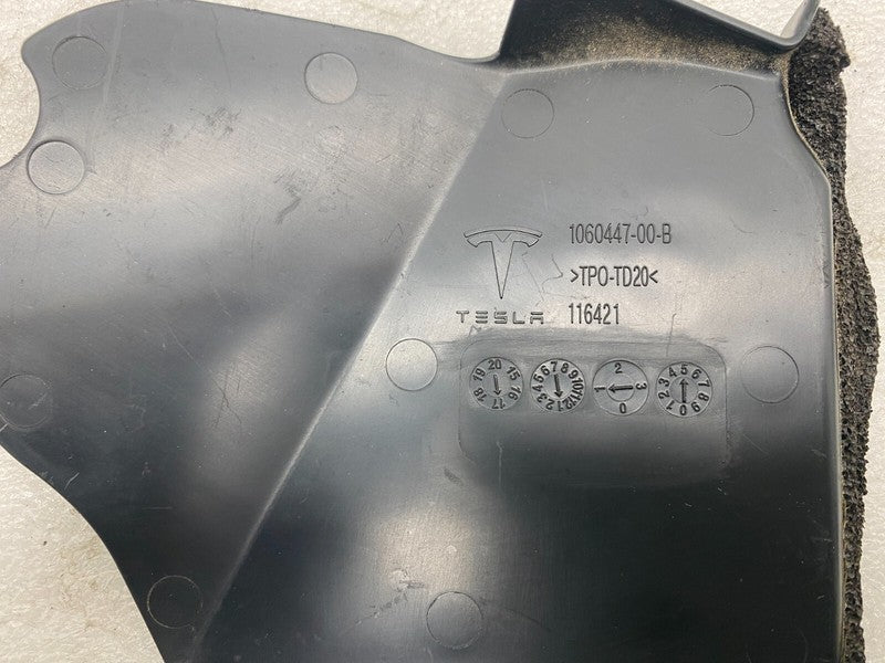 106044700B ⭕ 16-20 Model X Rear Right Water Tank Spoiler Catch Basin Trunk Lid 1060447-00-B