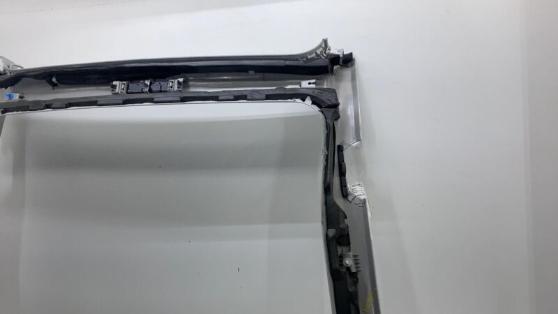 156761301A 2017-2023 Tesla Model 3 Panoramic Sunroof Ceiling Moon Roof Headliner Trim Assy