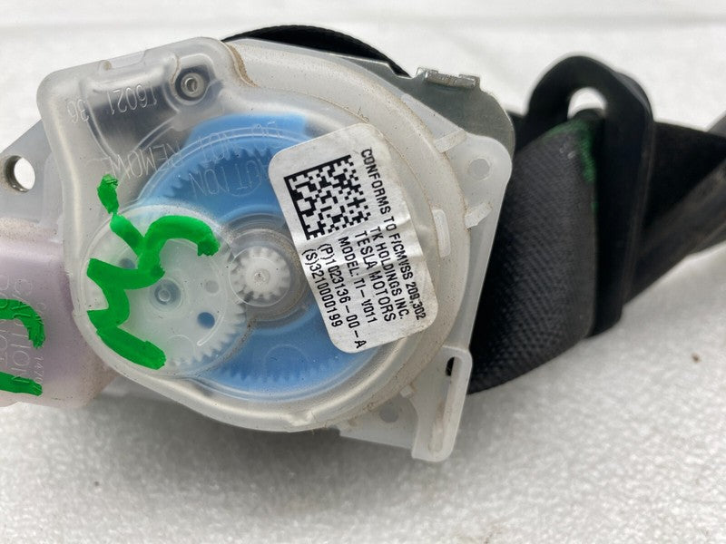 1023136-00-A ⭕ 12-15 Model S Rear Driver 2nd Row Seat Belt and Retractor Left LH 1023136-00-A