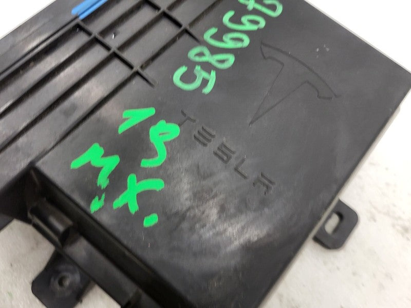 2058358 03 C ⭕ 16-20 Model X Front Body Comfort Control Module Enclosure Box BCM 2058358-03-C