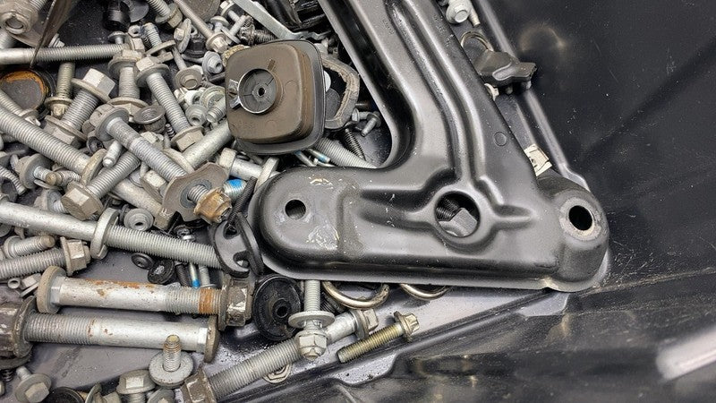 2016 Mercedes-Benz GLE350 Seatbelt Buckle Crossmember Brace w/ SET of