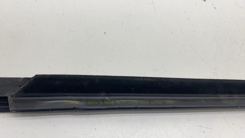 31108993 ⭕ 21-23 Polestar 2 Front Passenger Side Door Window Belt Molding Right 31108993
