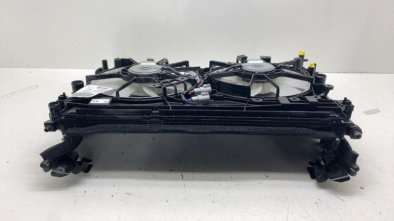 ⭕2023 2024 Toyota Prius Front Main Radiator Condenser Cooling Fan Moto