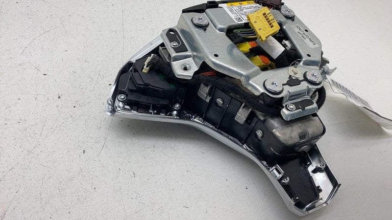 101426501B 2012-2015 Tesla Model S Steering Wheel Airbag Module w/ Retainer Plate Bracket