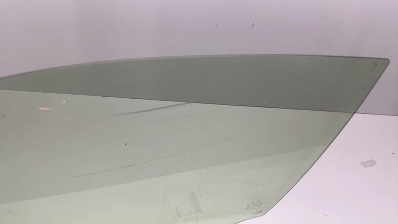 ⭕ 2018-2022 Toyota C-HR Front Left Driver Side Door Window Glass (Scratched)