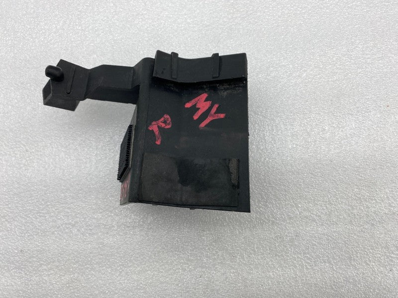 155537700B ⭕20-23 Model Y Rear Section Rocker Panel Carrier Clip Bracket Right 1555377-00-B