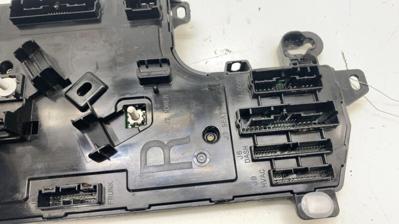 110034000I 2017-2020 Tesla Model 3 Right Low Voltage Controller Electronic Control Module