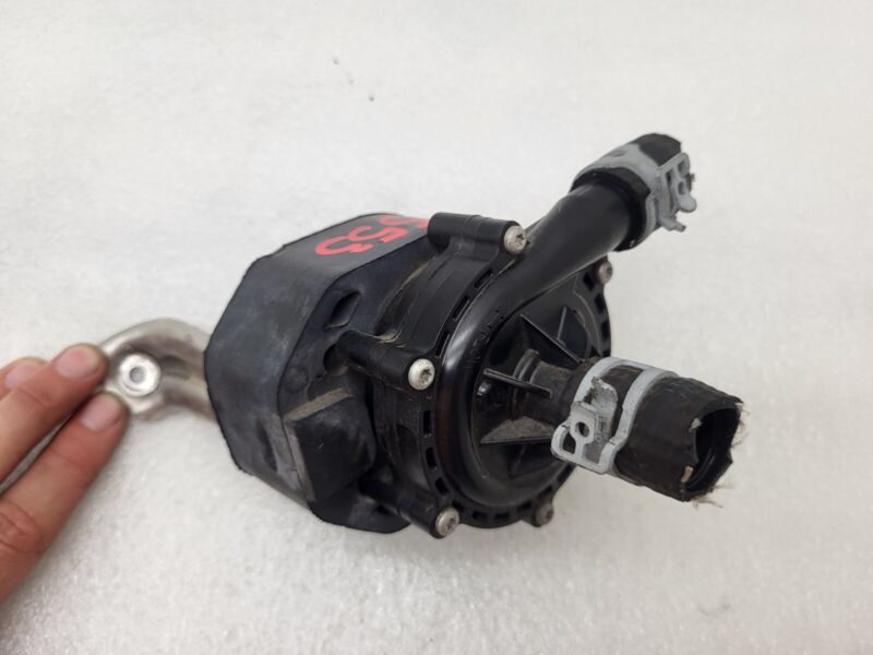 2016-2020 Tesla Model X MX Cooling System Auxiliary Coolant Water Pump Assembly