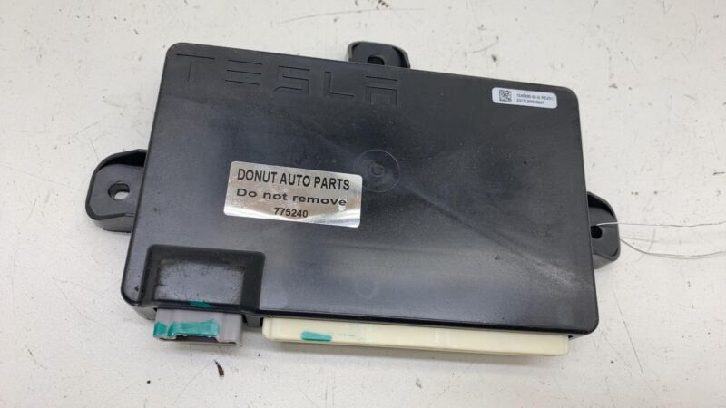 1045490 00 G 2016-2020 Tesla Model X Rear Driver Side Door Controller Unit Module TSTD Left