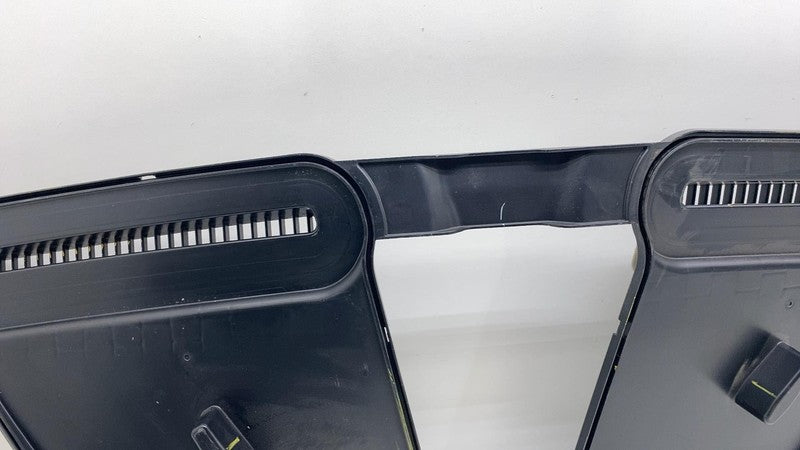 181960200H 2024-2025 Tesla Cybertruck Dash Super Cowl Upper Defrost Duct Trim Panel Support
