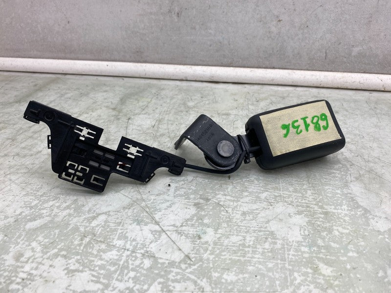 1085939 01 E ⭕17-23 Tesla Model 3 Rear Driver Side 2nd Row Seat Belt Buckle Left 1085939-01-E
