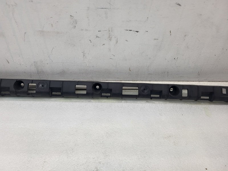 104669000B ⭕ 2016-2023 Tesla Model X Rocker Carrier Panel Trim Bracket Left LH 1046690-00-B