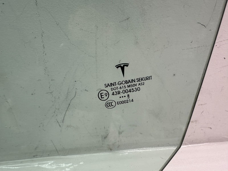 43R-004530 ⭕ 17-19 Tesla Model 3 Front Driver Side Door Window Glass Left LH (Single Pane)