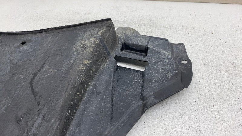 8060031 2017-2022 BMW 530e G30 Front Driver Side M Sport Mud Splash Guard Shield Left LH