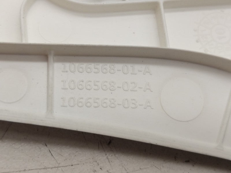 AG151536 C1 16-20 Model S Front Right Headrest Adjuster Mechanism+ HES Actuator 1066568-01-A