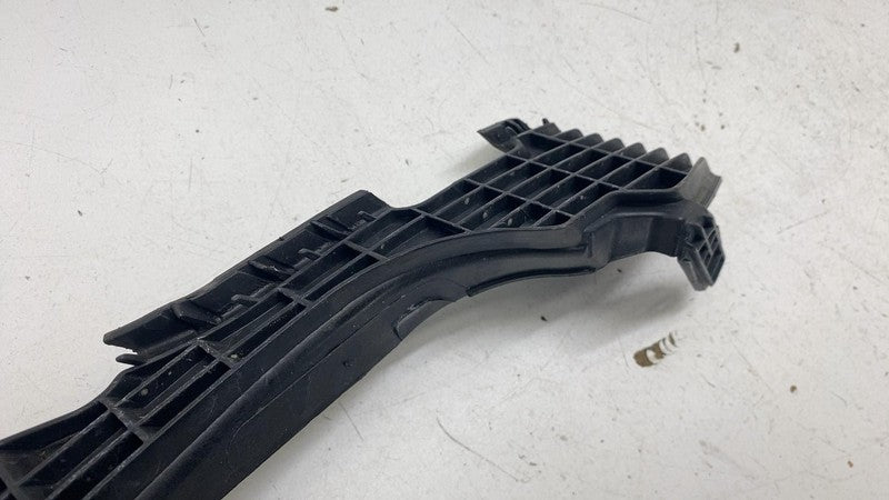 1148.019.0450 ⭕ 21-23 Polestar 2 Front Left Headlight Lamp Mount Bracket Support 11480190450