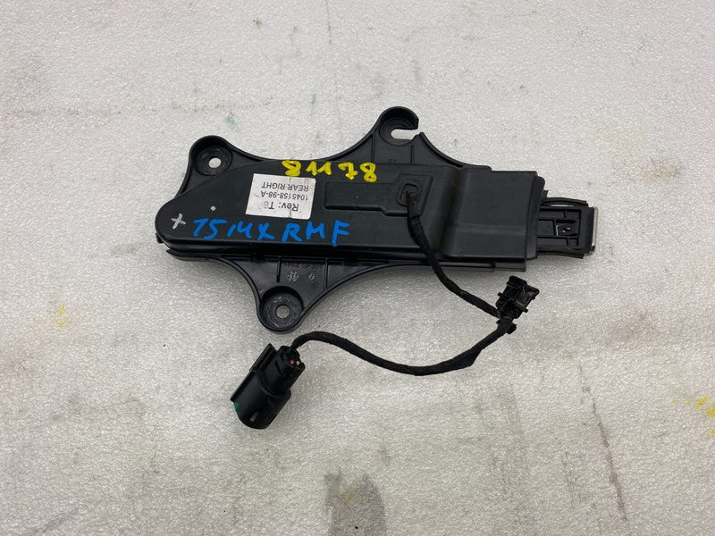 104515898A ⭕2016-2020 Tesla Model X Rear Side Exterior Outer Door Handle Right 1045158-98-A