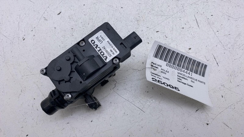 ⭕ 2021-2023 Polestar 2 Battery Heater Coolant Upper Valve w/ Sensor OE