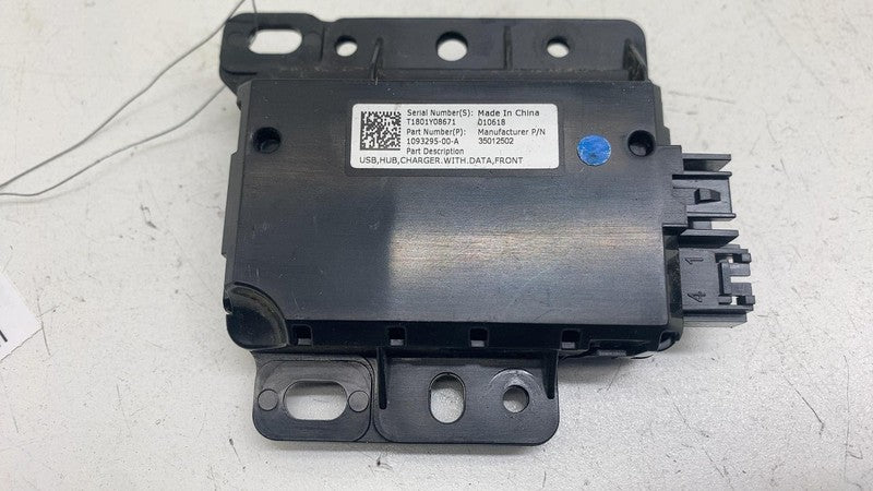 ⭕ 17-23 Tesla Model 3 Center Console Front USB Hub Charger Module 1093