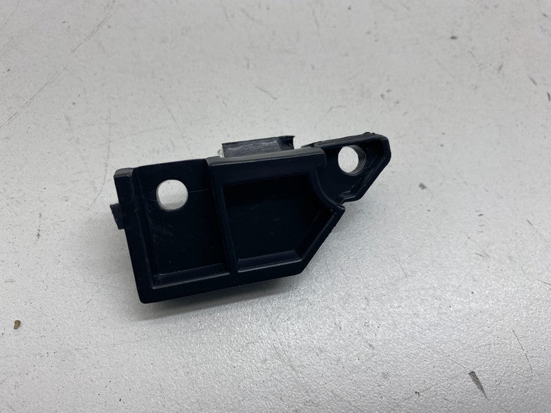 1734299 00 H ⭕ 24-26 Tesla Model 3 Front Center Bumper to Fender Bracket Left LH 1734299-00-H