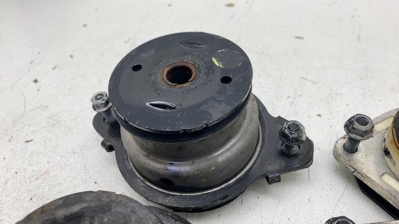 ⭕ 2019 2020 2021 2022 2023 2024 Ram 3500 Body Hold Down Cushion Mount