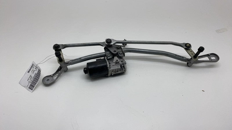 9851351 02 2017-2023 BMW 530e G30 Front Windshield Wiper Transmission Linkage & Motor OEM