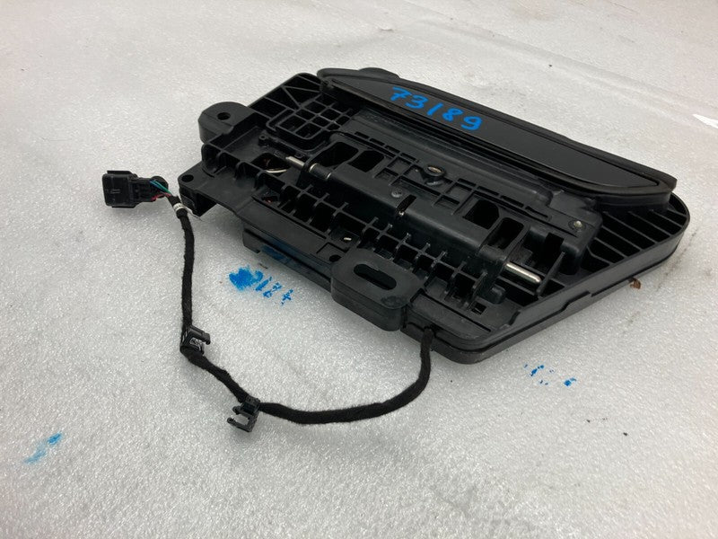 107188401A ⭕ 16-20 Model S Rear Driver Left Exterior Door Handle Outer GEN 3 1071884-01-A