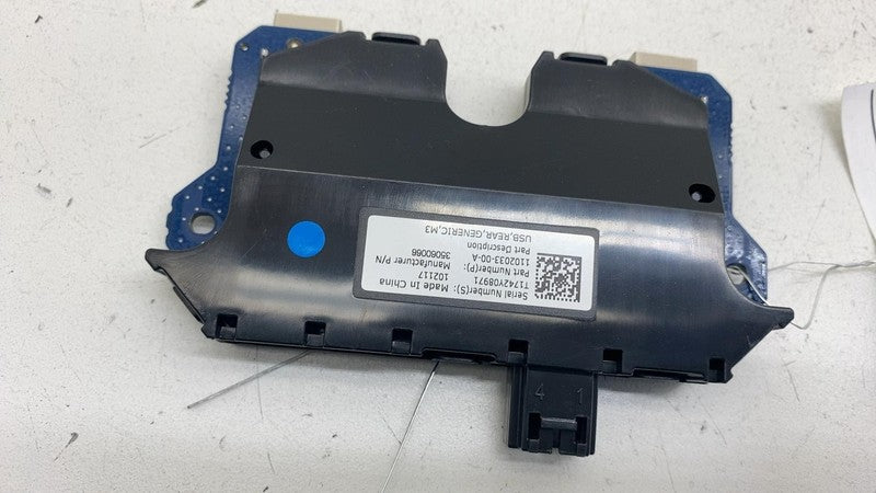 ⭕ 17-23 Tesla Model 3 Rear Generic USB/AUX Control Unit Hub Module 110