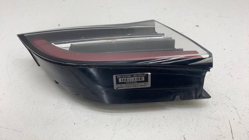 107740100E ⭕ 2017-2023 Model 3 Rear Left Inner Taillight LED Tail Lamp 3-Pin 1077401-00-E