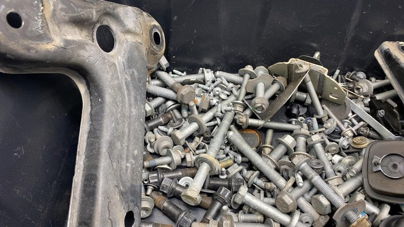 2016 Mercedes-Benz GLE350 Seatbelt Buckle Crossmember Brace w/ SET of