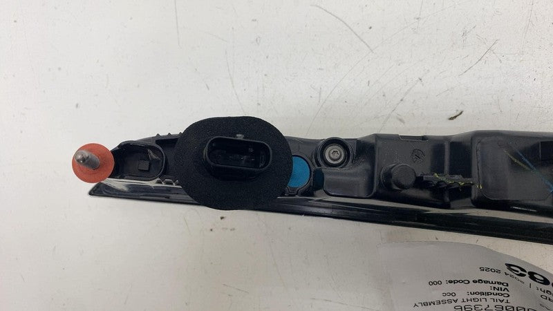 1691498-00-F ⭕ 24-25 Model 3 Rear Driver Side Taillight Quarter Tail Lamp Left 1691498-00-F