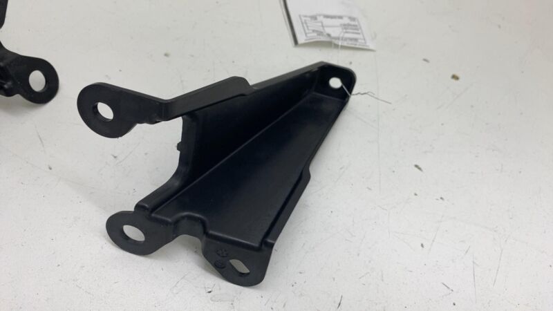 105540500B ⭕16-20 Model X Front PAIR Left & Right Cowl Panel Extension Bracket 1055405-00-B