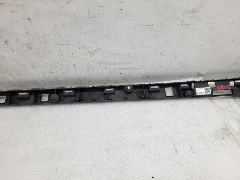 104669100B ⭕ 2016-2023 Tesla Model X Rocker Carrier Panel Trim Bracket Right 1046691-00-B