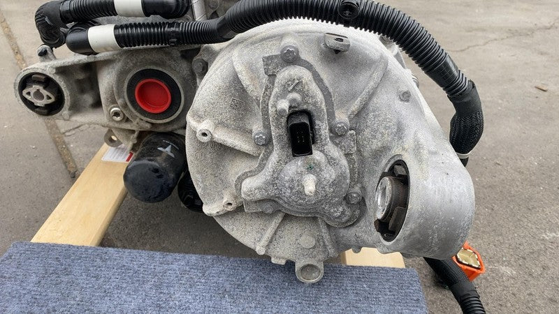 1120990 00 H 2020-2024 Tesla Model Y MY Rear Drive Unit Engine Electric Motor Low Current 3DU