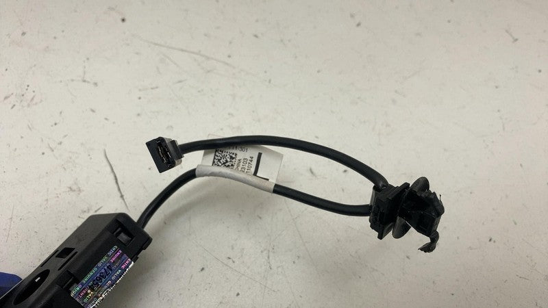 ⭕ 17-23 Model 3 Y Rear Left Radio Antenna Noise Filter Amplifier LH 15